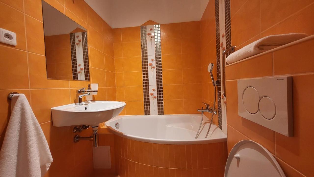 Vila Doliny Kunfalva Kültér fotó